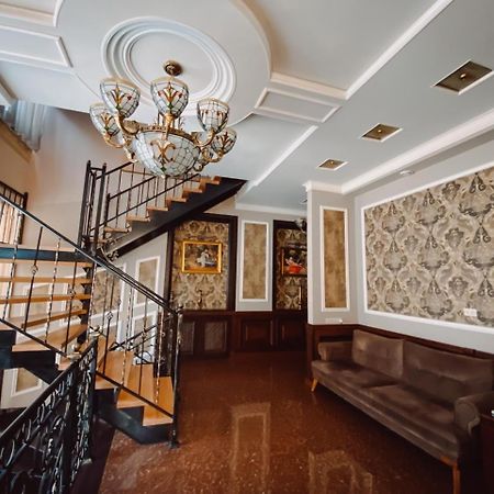 Royal Renaissance Hotel 예레반 외부 사진