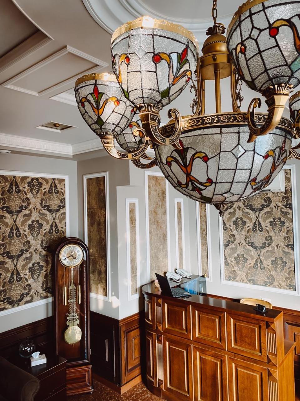Royal Renaissance Hotel 예레반 외부 사진