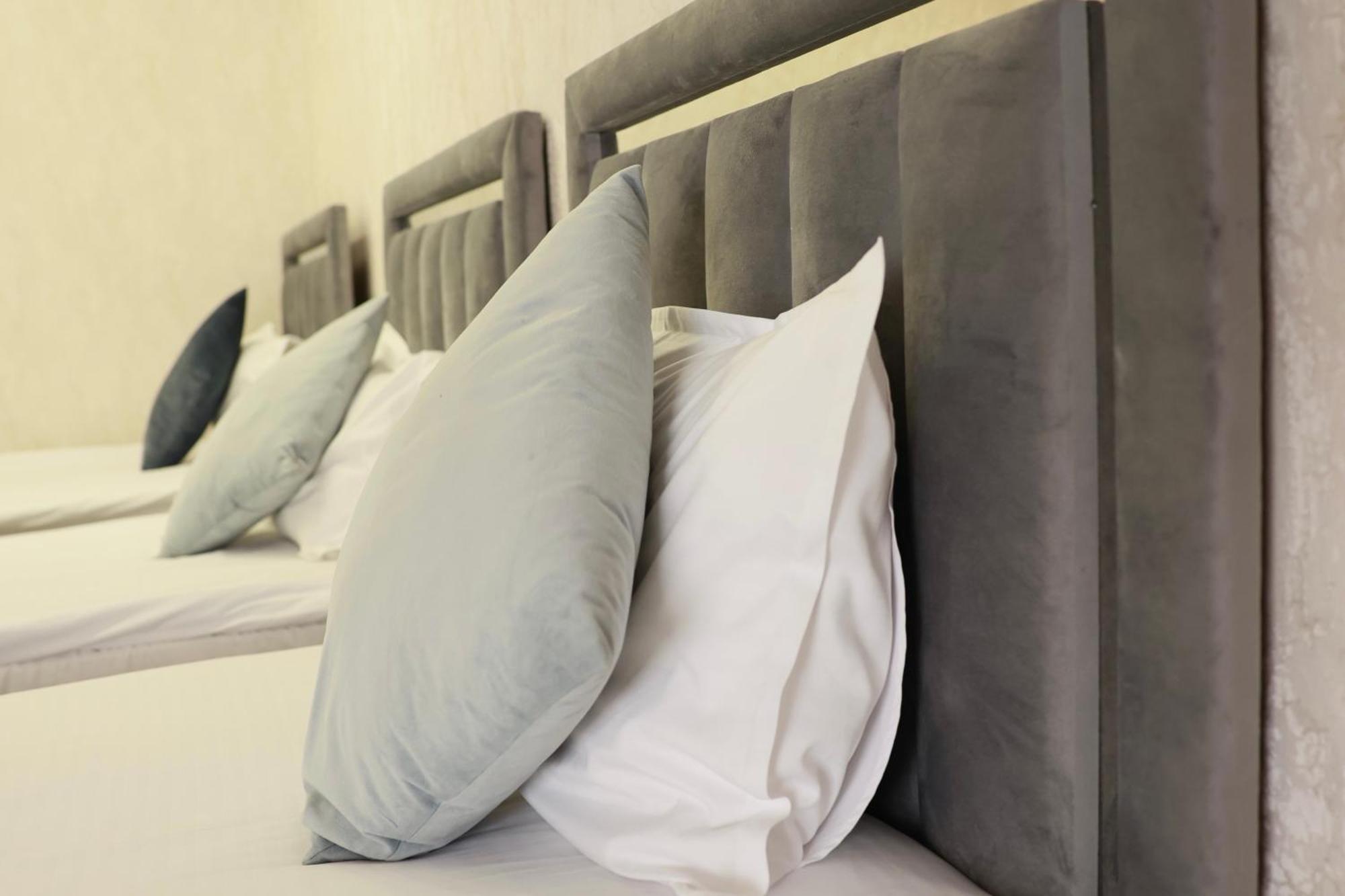 Royal Renaissance Hotel 예레반 외부 사진