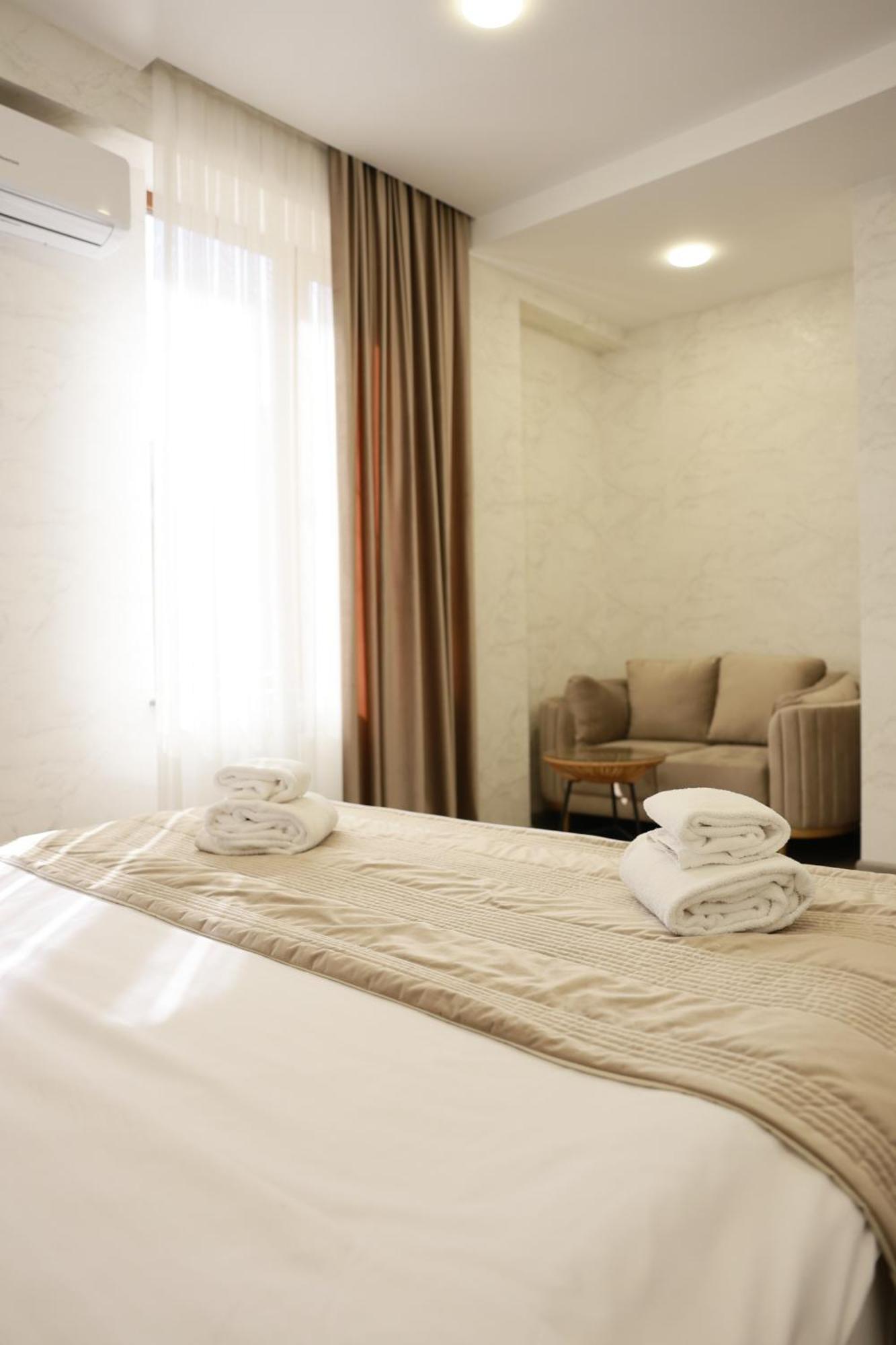 Royal Renaissance Hotel 예레반 객실 사진