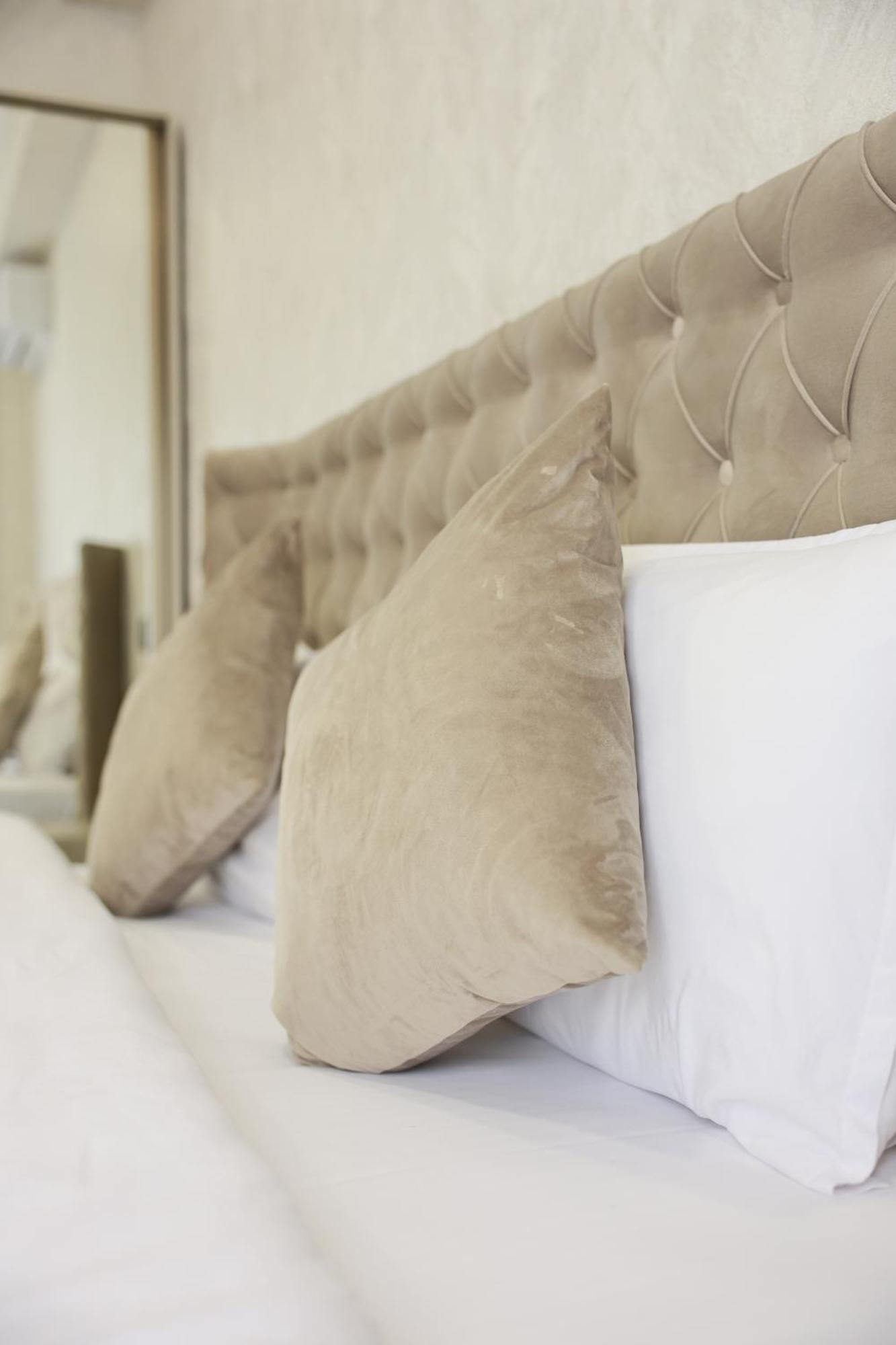 Royal Renaissance Hotel 예레반 객실 사진