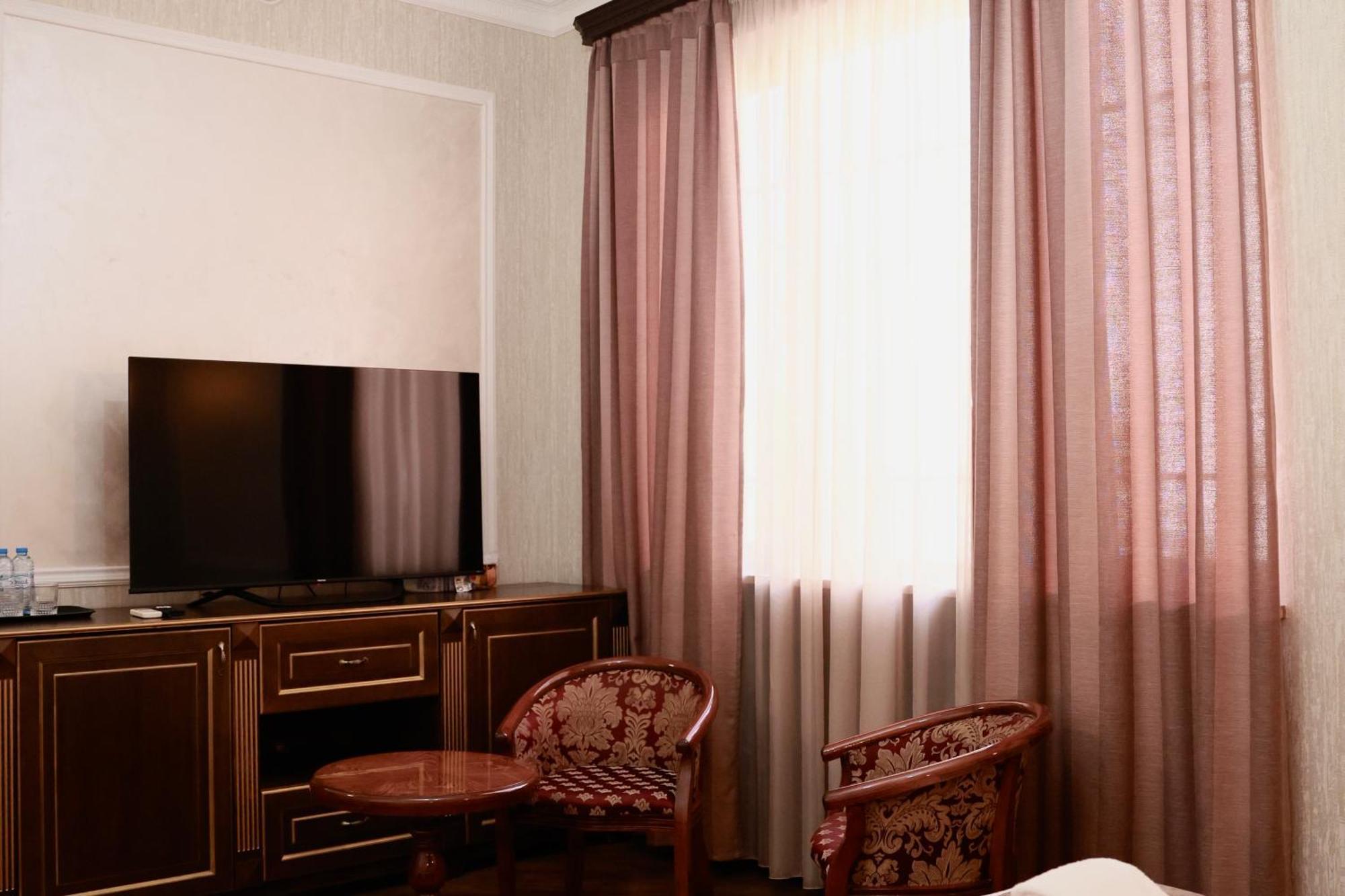 Royal Renaissance Hotel 예레반 객실 사진