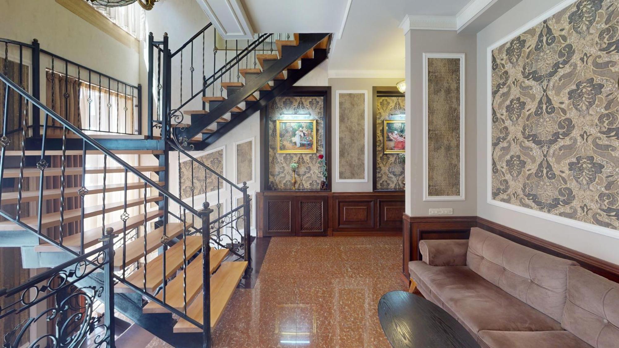 Royal Renaissance Hotel 예레반 외부 사진